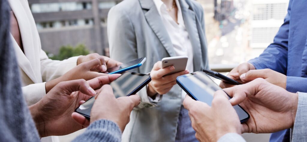 Les smartphones autonettoyants et la science qui les sous-tend